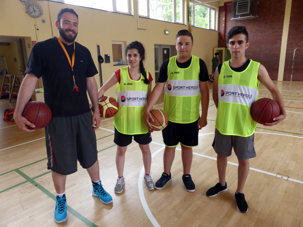 Kennzeichnungshemde für die Basketballer